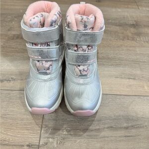 Lipilu Silver and Pink Snow Boots